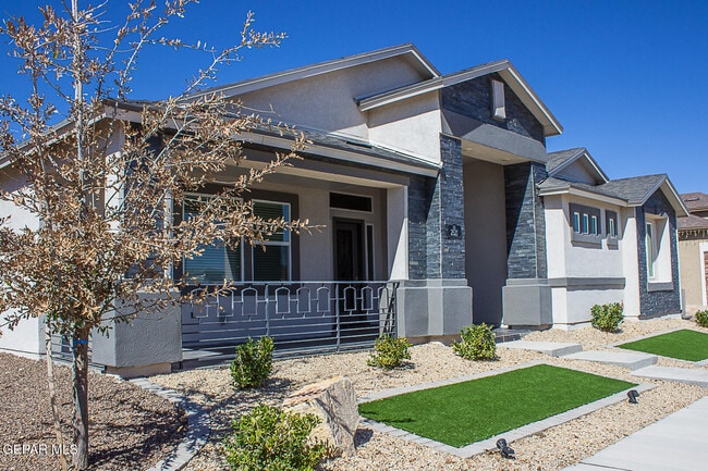 2621 Mike Price Dr in El Paso, TX - Building Photo - Building Photo