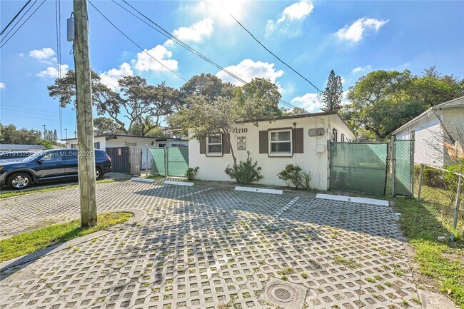 1710 NW 9th St in Fort Lauderdale, FL - Building Photo - Building Photo