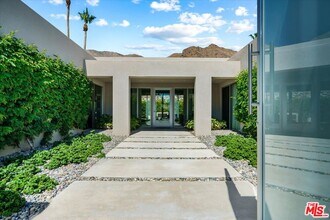 1175 Los Robles Dr in Palm Springs, CA - Building Photo - Building Photo
