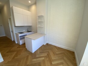 483 Massachusetts Ave, Unit 5 in Boston, MA - Building Photo - Building Photo