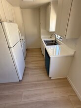 14942 Burbank Blvd in Los Angeles, CA - Building Photo - Building Photo