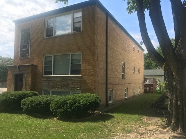 3912 N Tripp Ave, Unit BSMT in Chicago, IL - Building Photo - Building Photo
