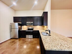 10147 Westover Bluff in San Antonio, TX - Building Photo - Building Photo