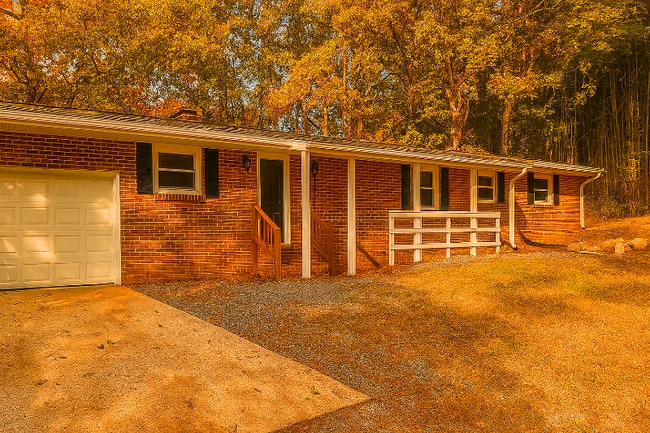 550 Lystra Rd in Chapel Hill, NC - Building Photo - Building Photo