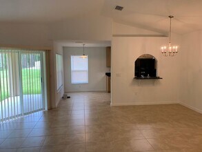 36 Renshaw Dr in Palm Coast, FL - Building Photo - Building Photo