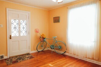 2627 Louis Ave in Brentwood, MO - Building Photo - Building Photo