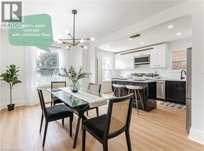 15 Barnesdale Ave N in Hamilton, ON - Building Photo - Building Photo