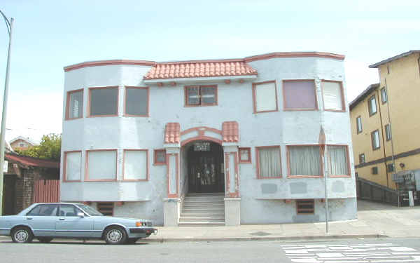 320 E 15th St in Oakland, CA - Foto de edificio