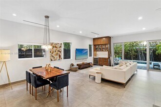 3075 Blaine St in Miami, FL - Building Photo - Building Photo