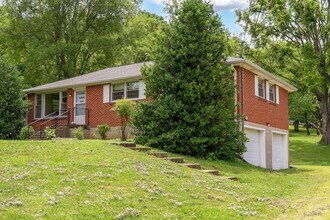 411 Westchester Dr in Nashville, TN - Building Photo - Building Photo