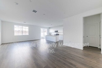 29243 Victoria Bch Blvd in Winchester, CA - Building Photo - Building Photo