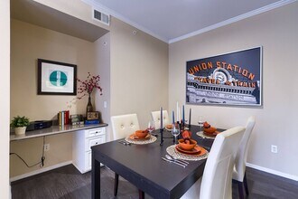 Whisper Creek in Lakewood, CO - Foto de edificio - Building Photo