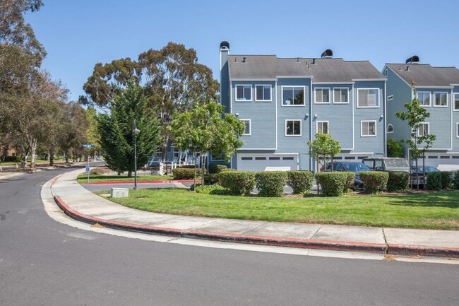 property at 711 Port Walk Pl