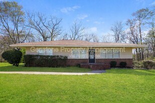 2629 Wood Dr NE in Center Point, AL - Building Photo