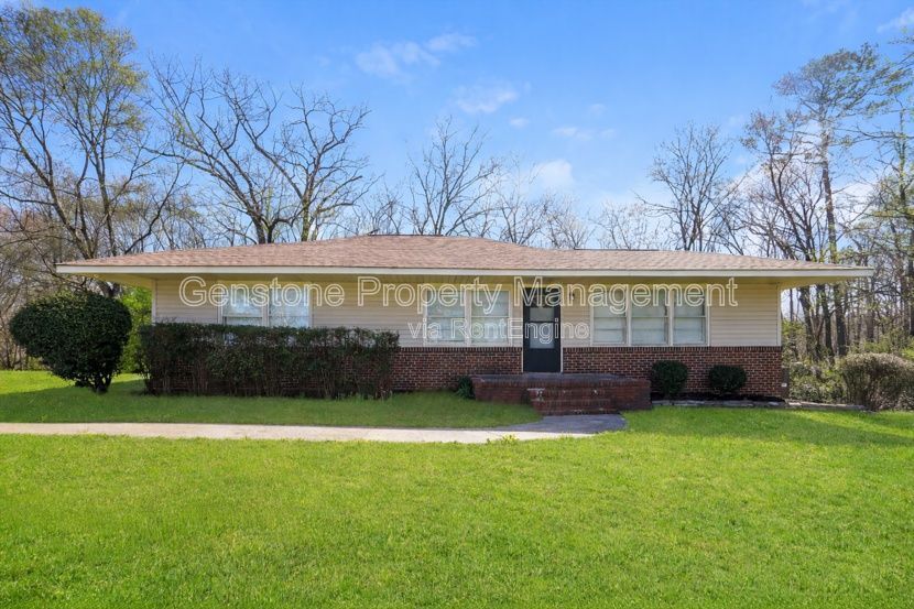 2629 Wood Dr NE in Center Point, AL - Building Photo