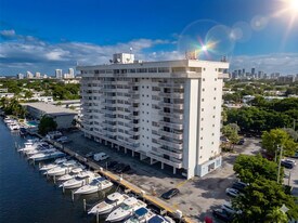 13155 Ixora Ct in North Miami, FL - Building Photo
