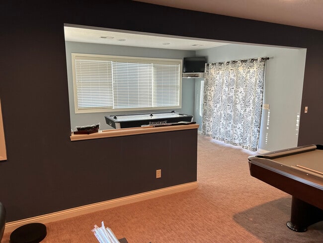 6078 Shawnee Ct in Bettendorf, IA - Building Photo - Building Photo