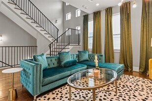 2105 Hadley St in Houston, TX - Building Photo