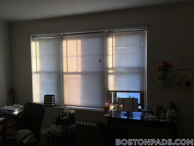 349 Pleasant St, Unit A1-6 in Malden, MA - Building Photo - Building Photo