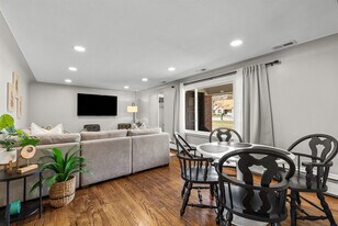 8254 Mary Ann Ave in Shelby Township, MI - Building Photo