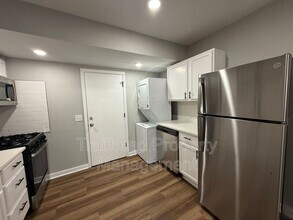 6405 Brookside Rd in Kansas City, MO - Building Photo - Building Photo