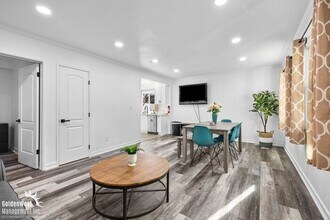 2637 Sunset St in San Diego, CA - Building Photo - Building Photo