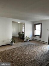 366-SIDE W Mt Vernon St in Lansdale, PA - Building Photo - Building Photo