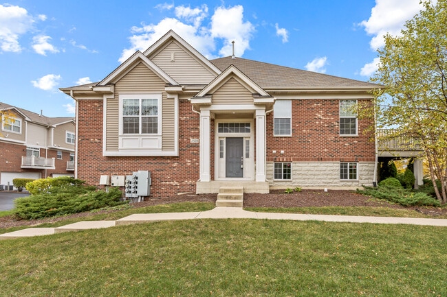 property at 2528 Dunraven Ave