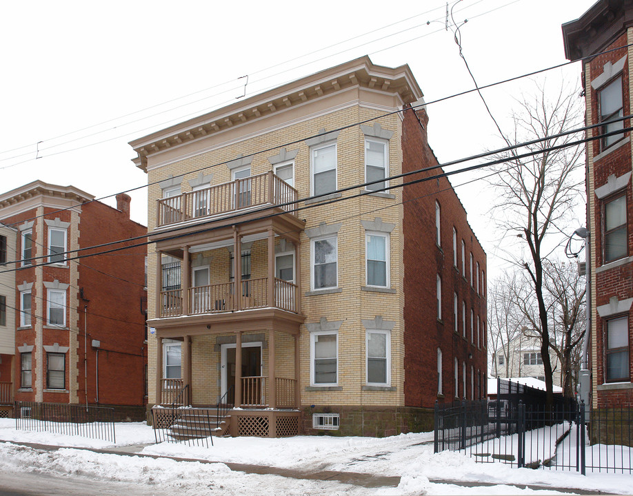 47-49 Bond St in Hartford, CT - Foto de edificio