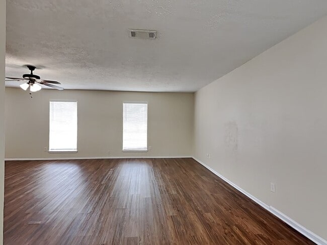 14114 Fleur De Lis Blvd, Unit 2 Bedroom + Den (The Victoria) 0346 in Cypress, TX - Foto de edificio - Building Photo