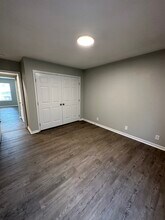 475 Raymond Road, Unit 2 in Shepherdsville, KY - Building Photo - Building Photo