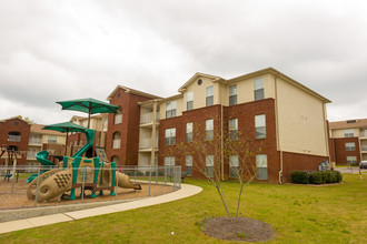 Anne Place Apartments in Mobile, AL - Foto de edificio - Building Photo