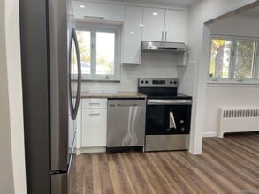 7 Frederick Dr in Plainview, NY - Building Photo - Building Photo