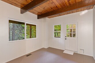 753 Oakmont Ln in Lake Arrowhead, CA - Building Photo - Building Photo