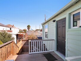 1919 Avenue O in Galveston, TX - Building Photo