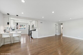 5136 Coyle Ave in Skokie, IL - Building Photo - Building Photo