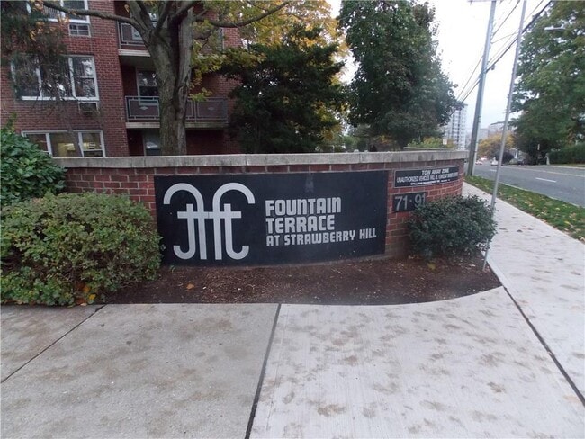 71 Strawberry Hill Ave in Stamford, CT - Building Photo - Building Photo