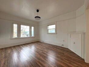745 55th St in Oakland, CA - Building Photo - Building Photo