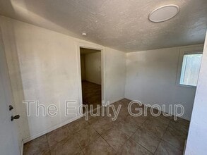 38745 Campbell Dr in Dinuba, CA - Building Photo - Building Photo