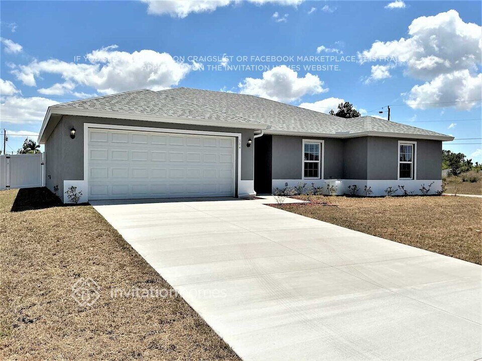 564 NE 5th Terrace in Cape Coral, FL - Building Photo