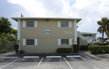 701 NE 13th Ct in Fort Lauderdale, FL - Building Photo - Building Photo