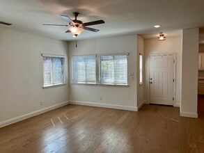 593 Concho St in Aubrey, TX - Foto de edificio - Building Photo