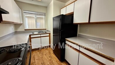 930 S Johnson St in Kennewick, WA - Building Photo - Building Photo