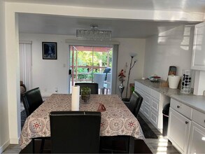 2112 164th Ave NE in Bellevue, WA - Building Photo - Building Photo