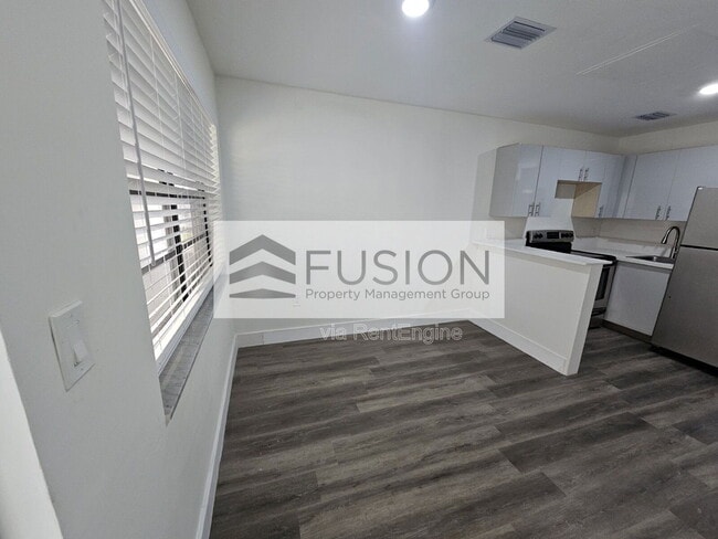 1730 Acapulco Dr in Miramar, FL - Building Photo - Building Photo