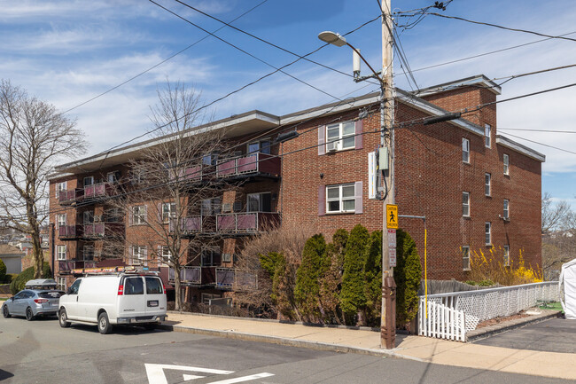 Warren Heights in Chelsea, MA - Foto de edificio - Building Photo