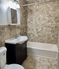 2401 W Balmoral Ave in Chicago, IL - Building Photo - Building Photo