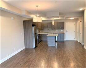 10006-283 83 Ave NW in Edmonton, AB - Building Photo - Building Photo