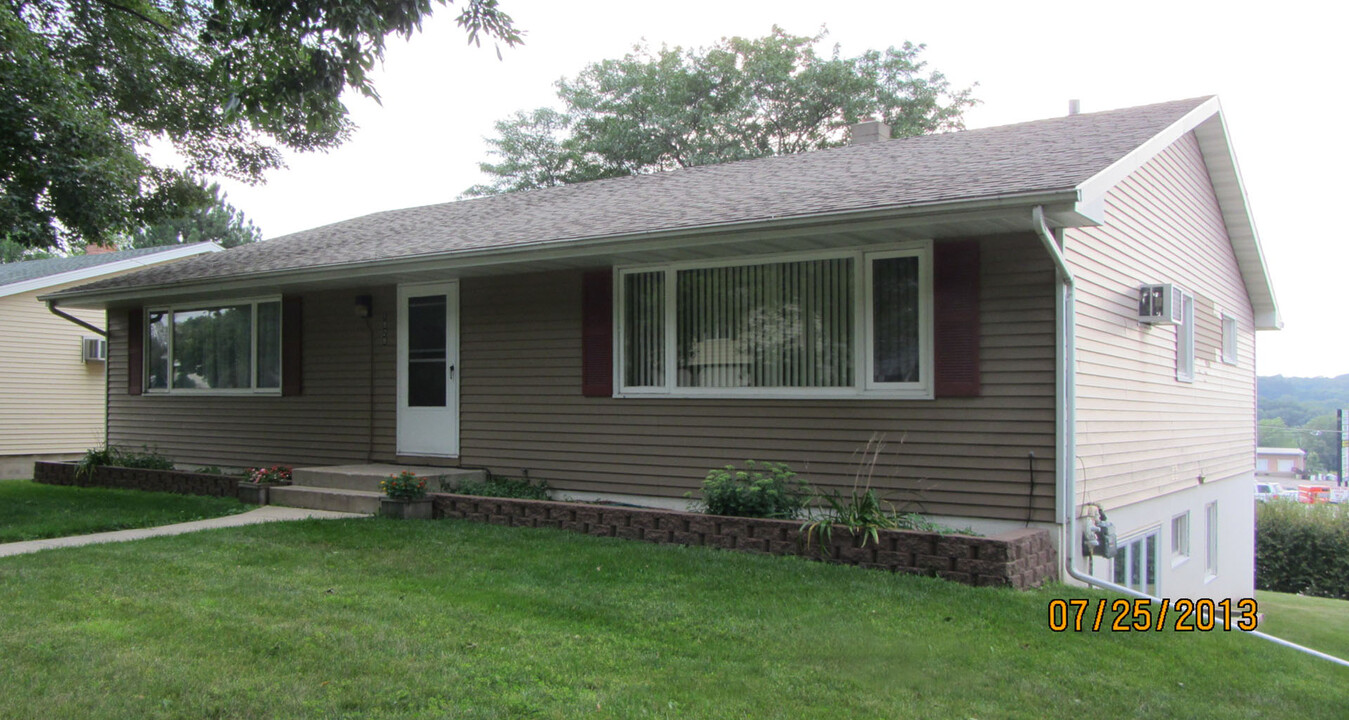 1929 3rd Ave NE, Unit #1 in Rochester, MN - Building Photo