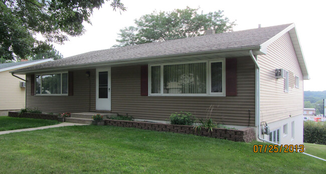 property at 1929 3rd Ave NE